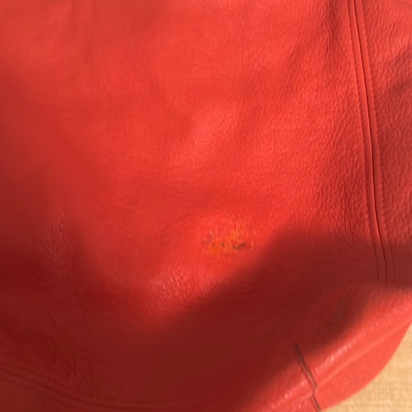 Marc Jacobs Orange Leather Hobo Style Bag with Gold Hardware - Picture 7 of 8